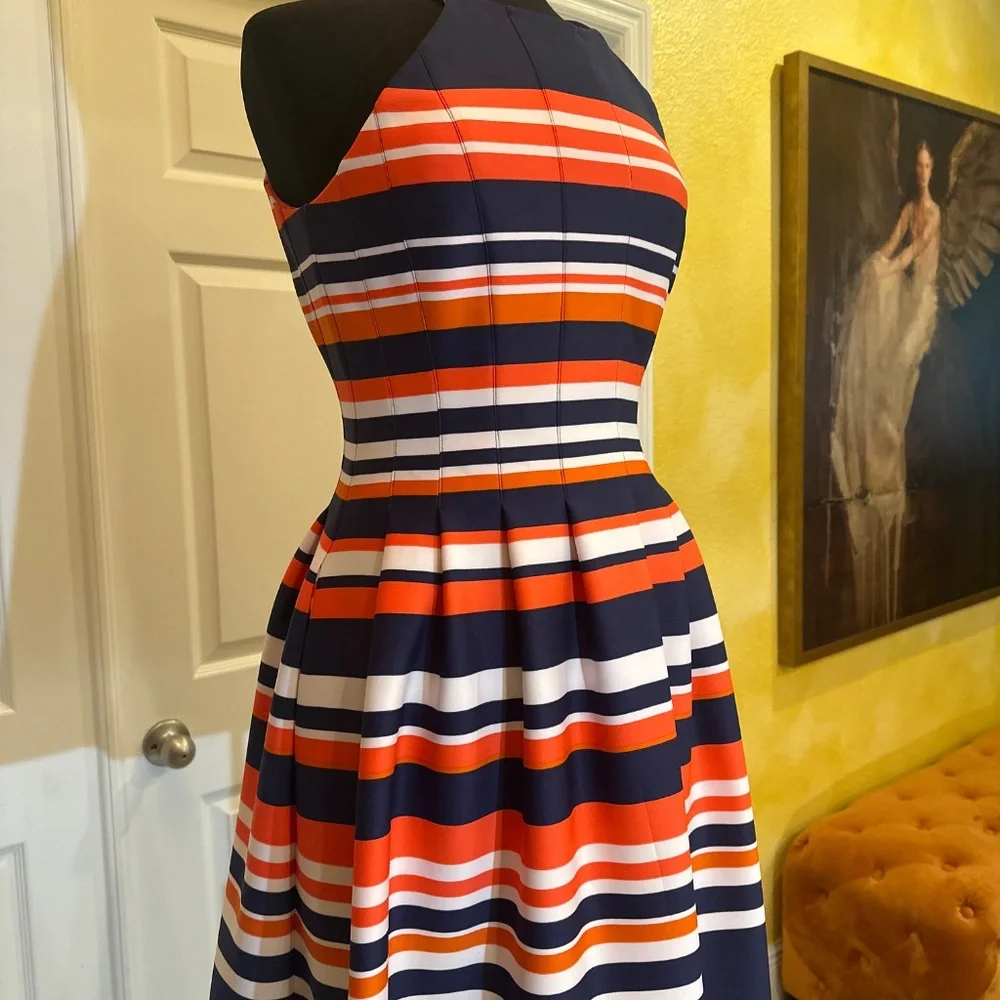 Dress - Picture 4 of 14